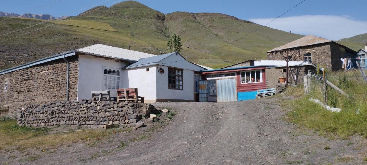 Zaur Guest Hause Hotel Xinaliq Luaran gambar